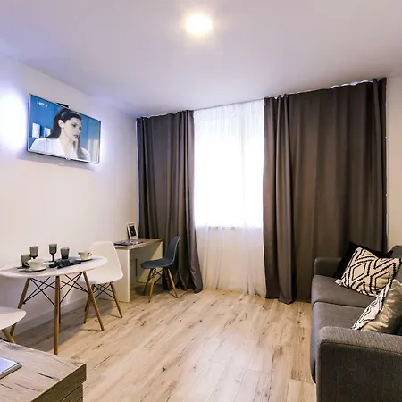 4* Hygge Studio Split